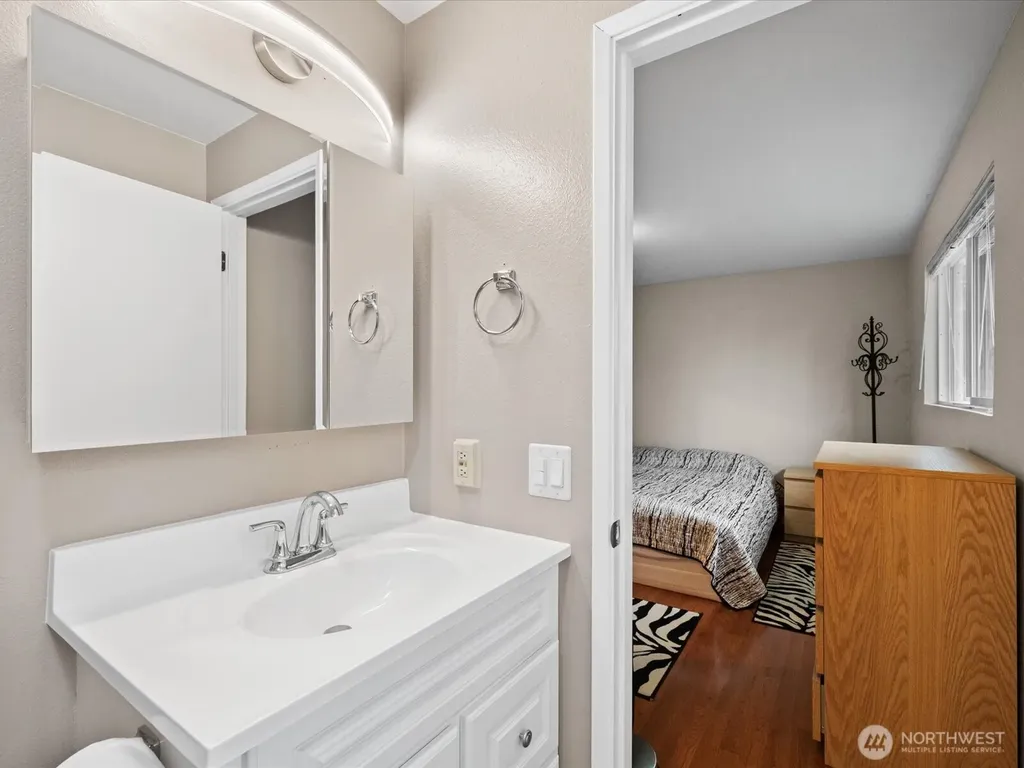 22427 82 Ave W Edmonds WA 98026