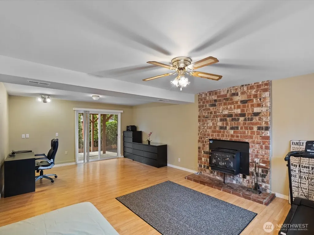 22427 82 Ave W Edmonds WA 98026