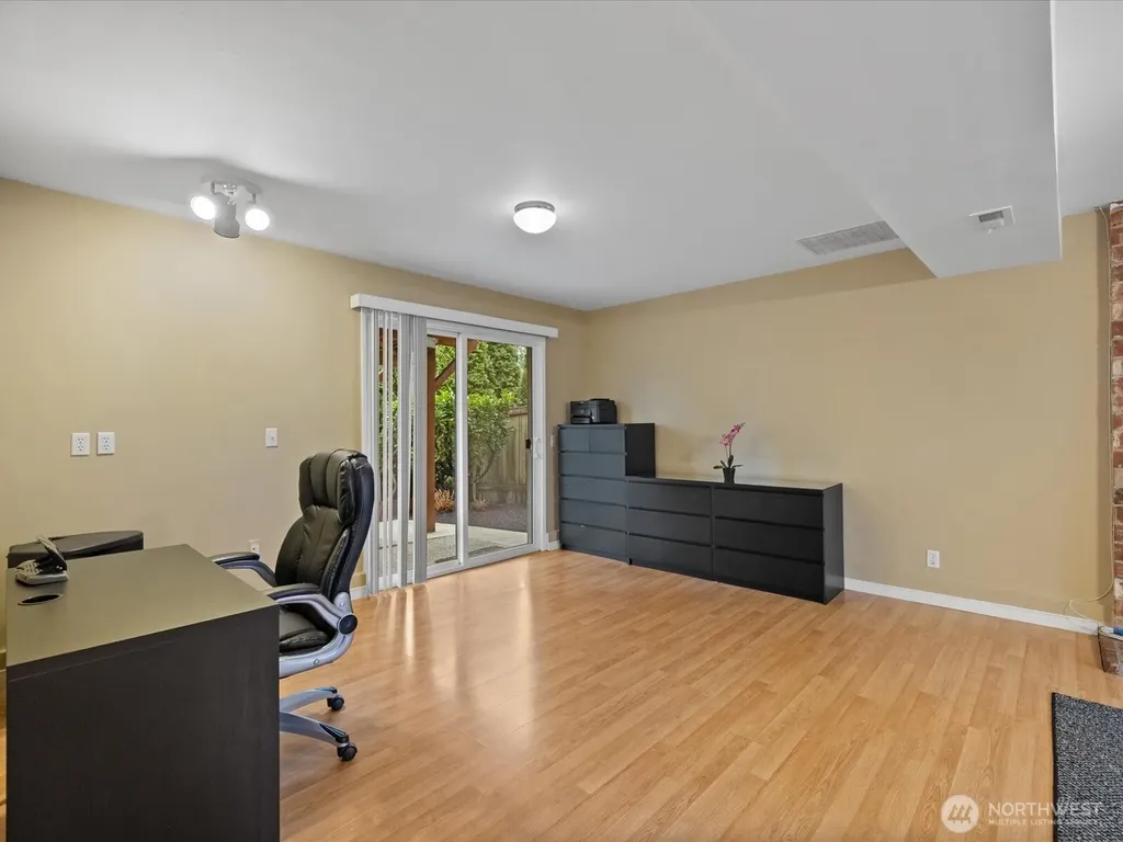 22427 82 Ave W Edmonds WA 98026