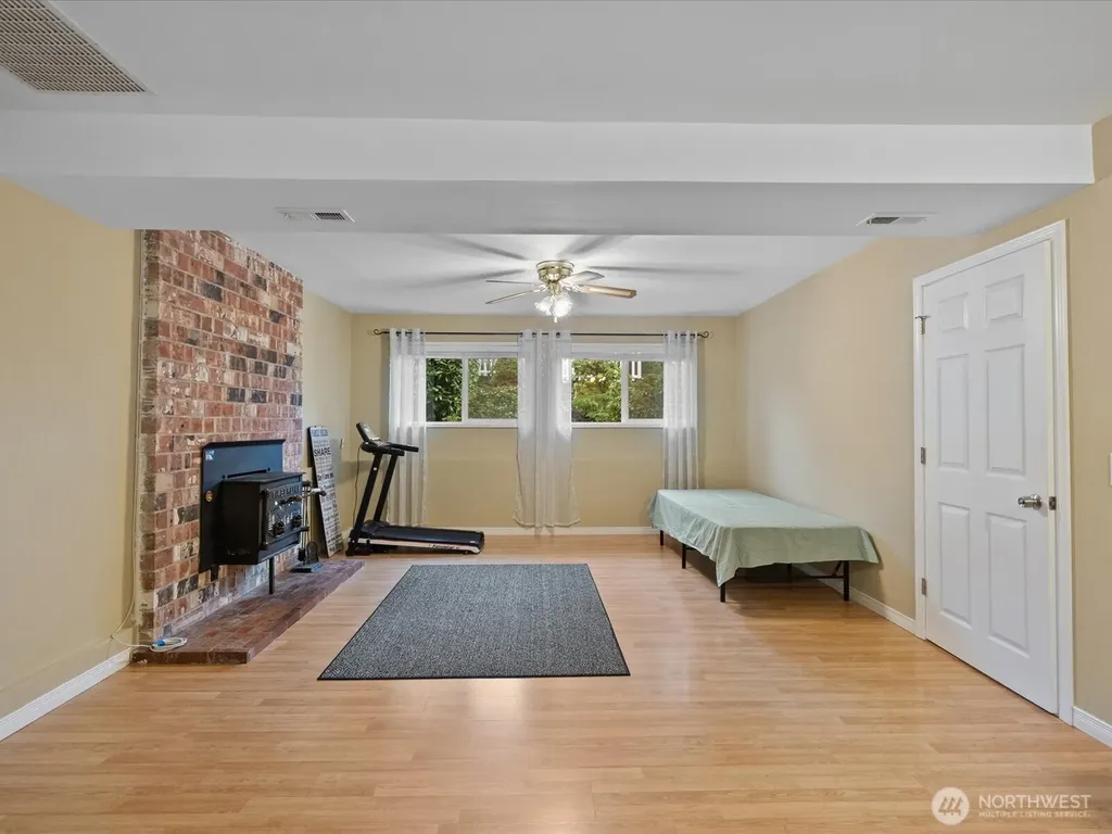 22427 82 Ave W Edmonds WA 98026