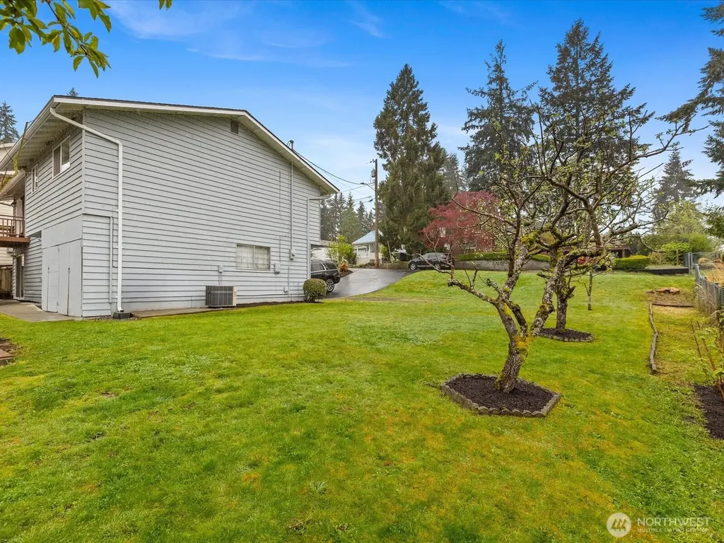 22427 82 Ave W Edmonds WA 98026