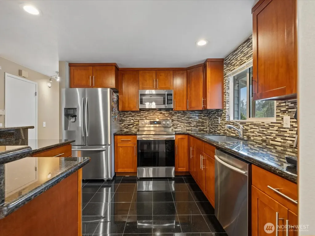 22427 82 Ave W Edmonds WA 98026