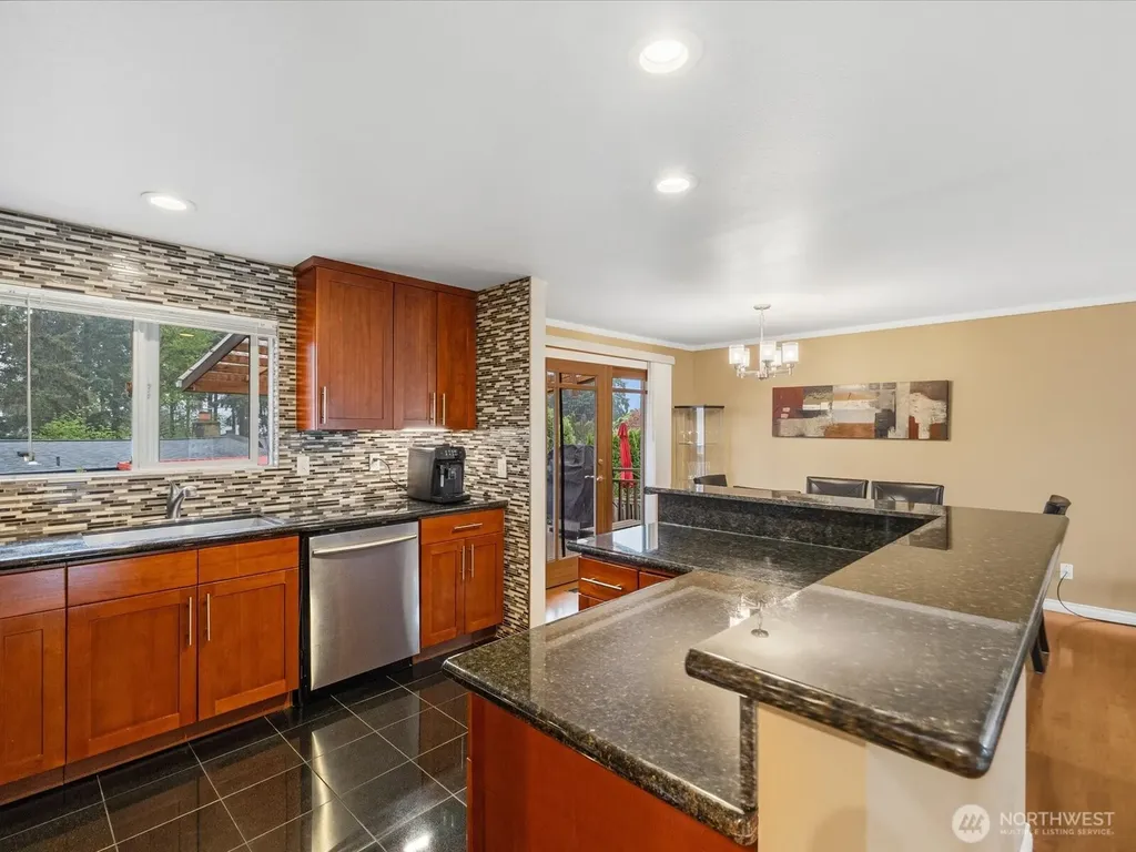 22427 82 Ave W Edmonds WA 98026