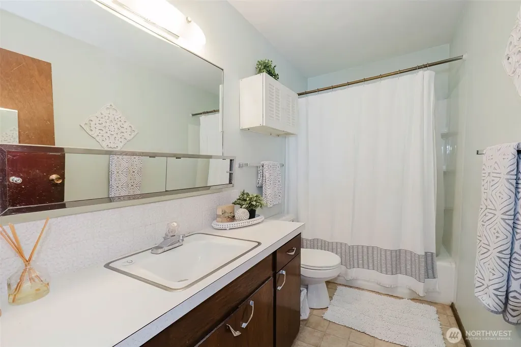 5924 Nora Street NW Bremerton WA 98311
