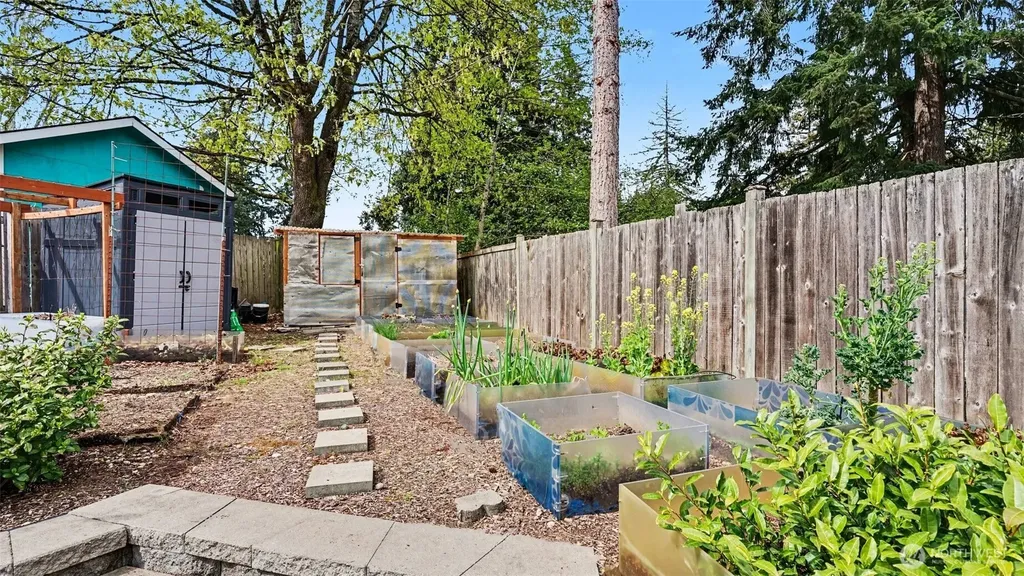 4002 NE 7th Court Renton WA 98056