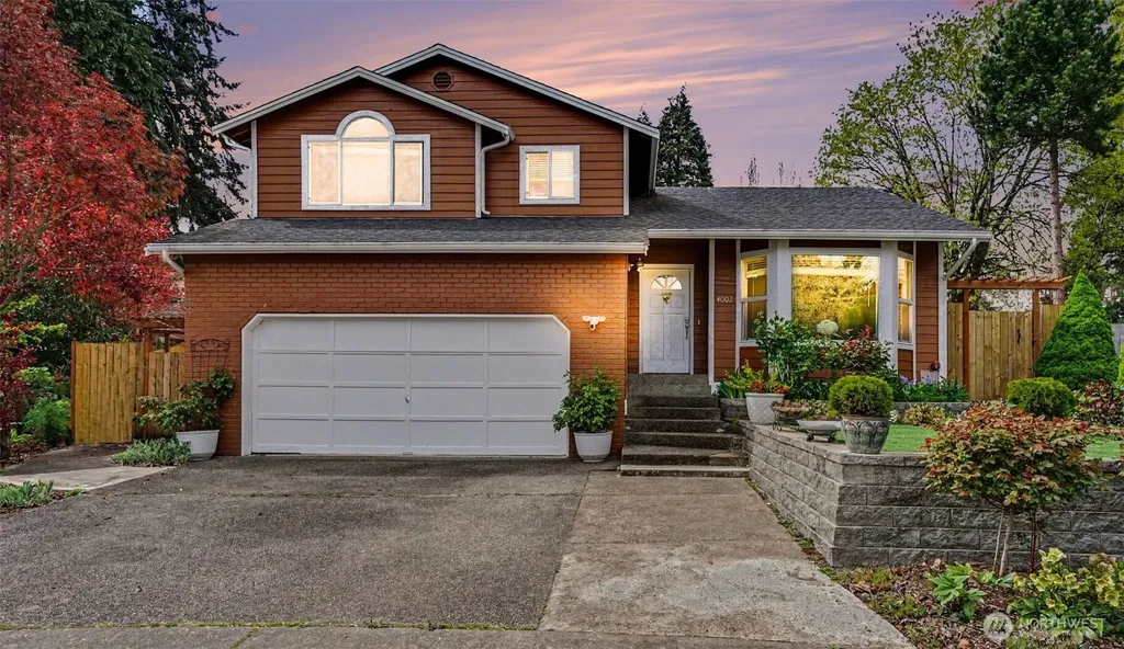 4002 NE 7th Court Renton WA 98056