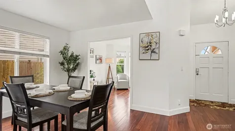 4002 NE 7th Court Renton WA 98056
