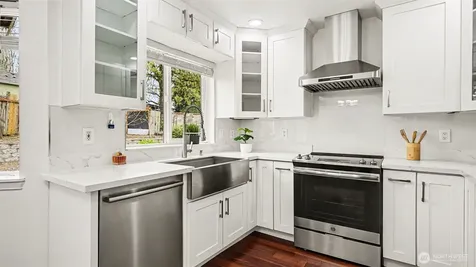 4002 NE 7th Court Renton WA 98056