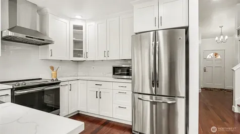 4002 NE 7th Court Renton WA 98056