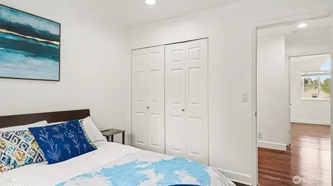 4002 NE 7th Court Renton WA 98056