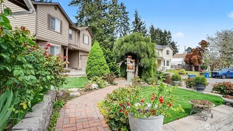 4002 NE 7th Court Renton WA 98056