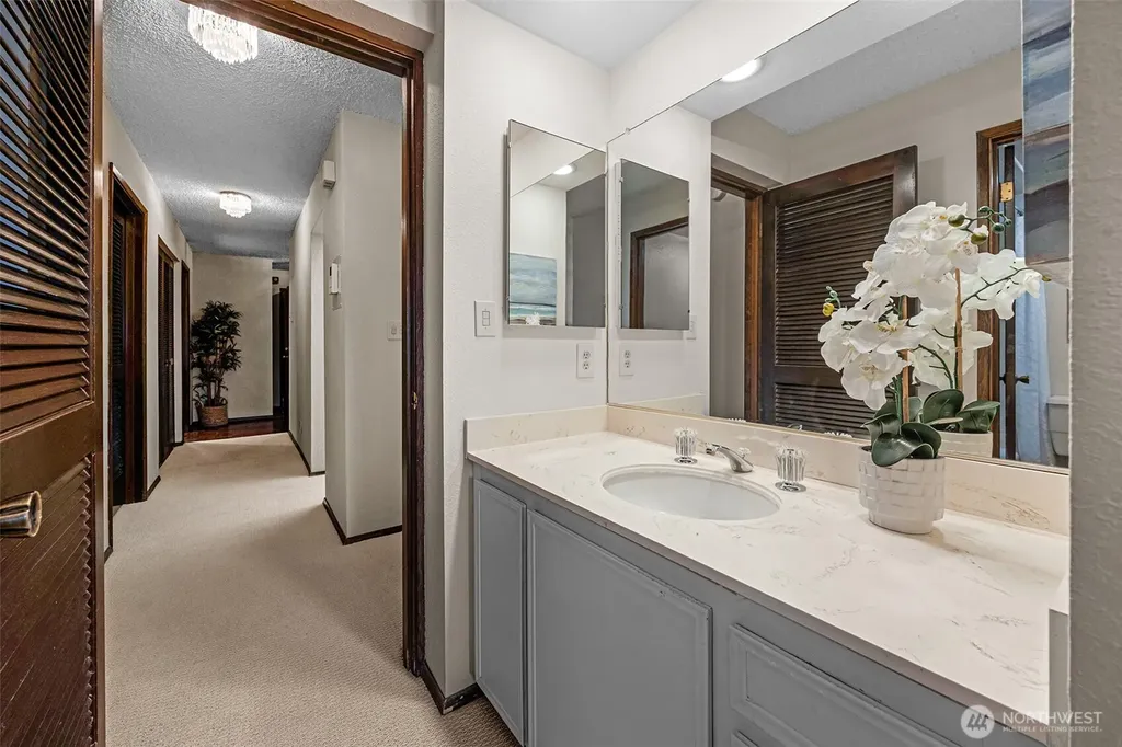 100 Ward Street Seattle WA 98109