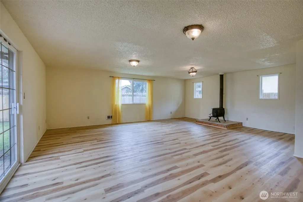 175 Jib Street NW Ocean Shores WA 98569