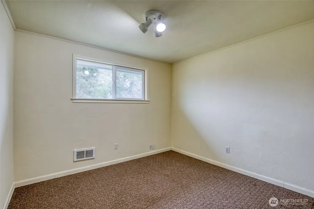 175 Jib Street NW Ocean Shores WA 98569