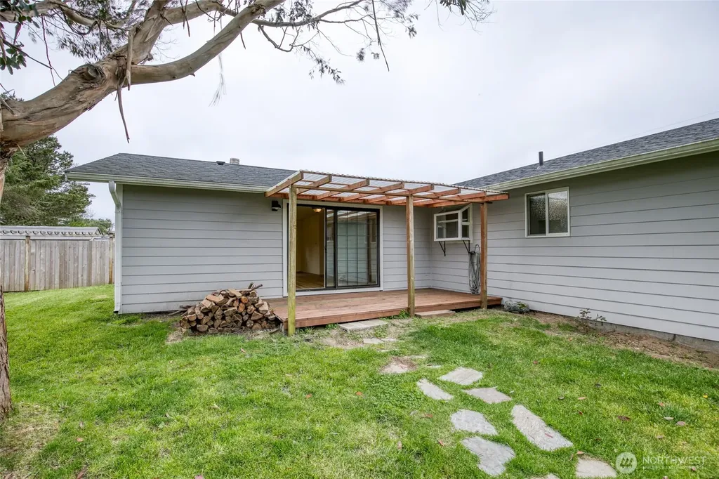 175 Jib Street NW Ocean Shores WA 98569