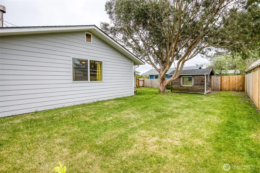 175 Jib Street NW Ocean Shores WA 98569