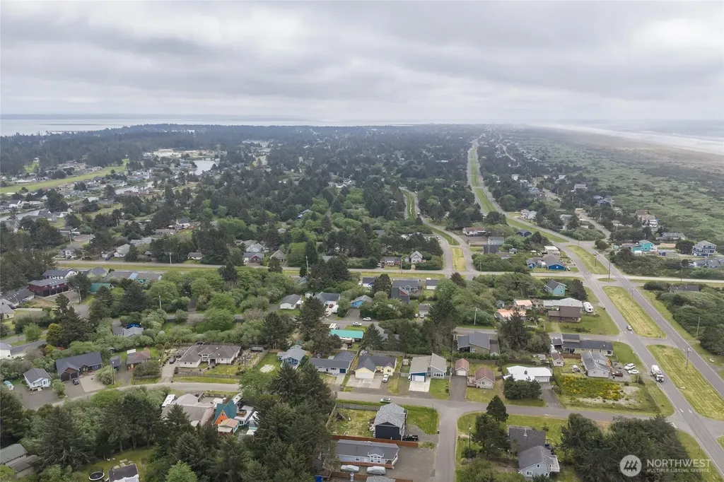 175 Jib Street NW Ocean Shores WA 98569