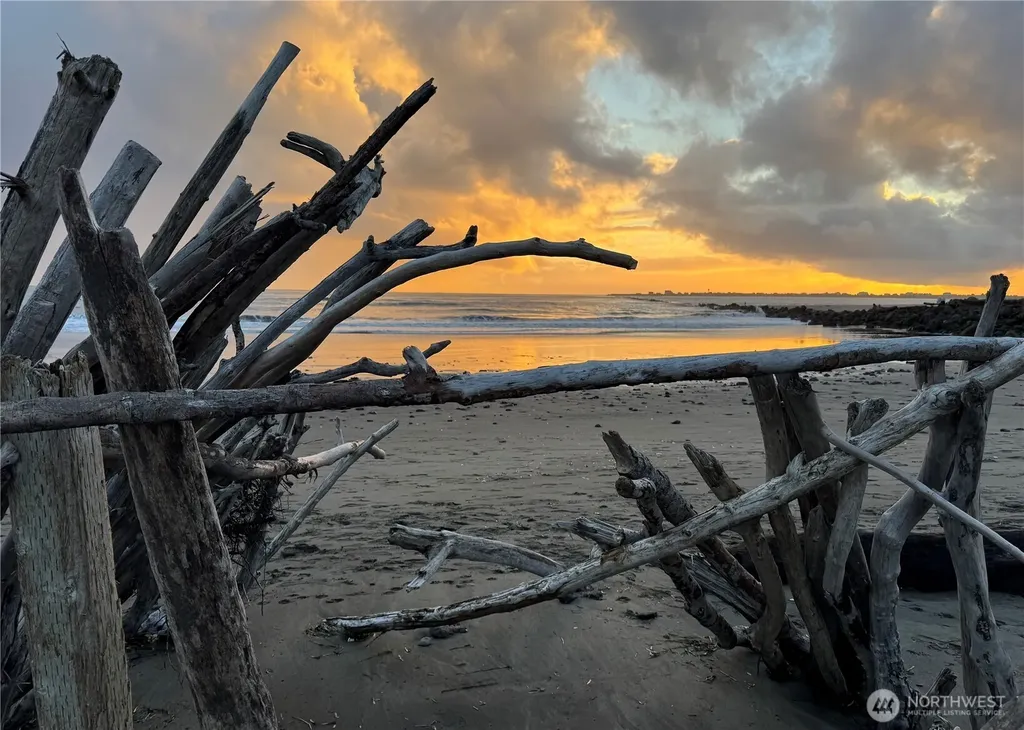 175 Jib Street NW Ocean Shores WA 98569