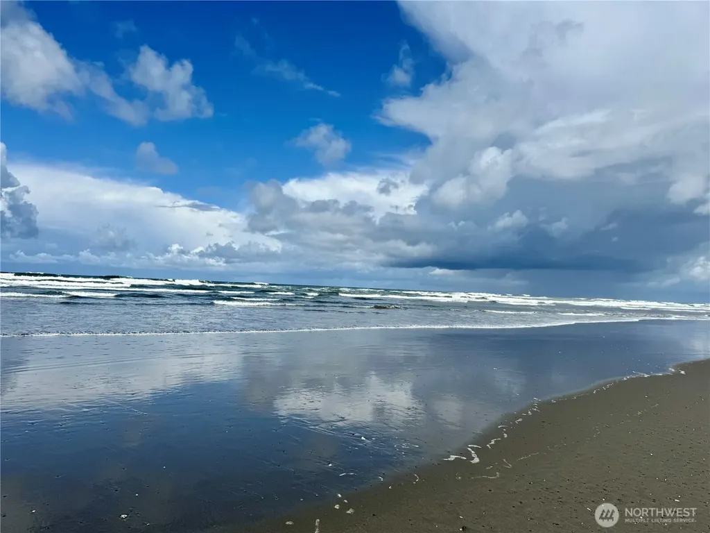 175 Jib Street NW Ocean Shores WA 98569