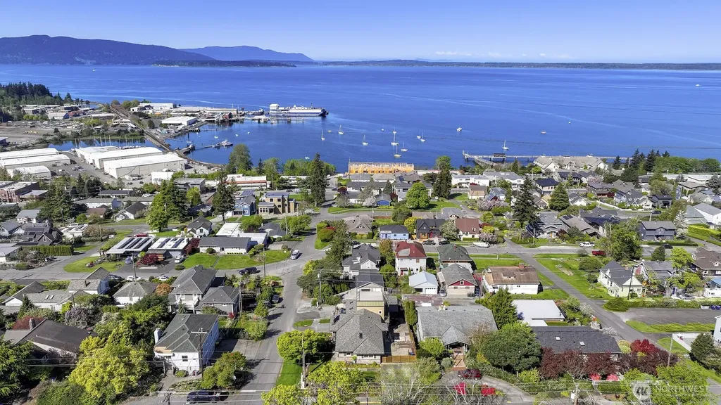 934 14th Street Bellingham WA 98225