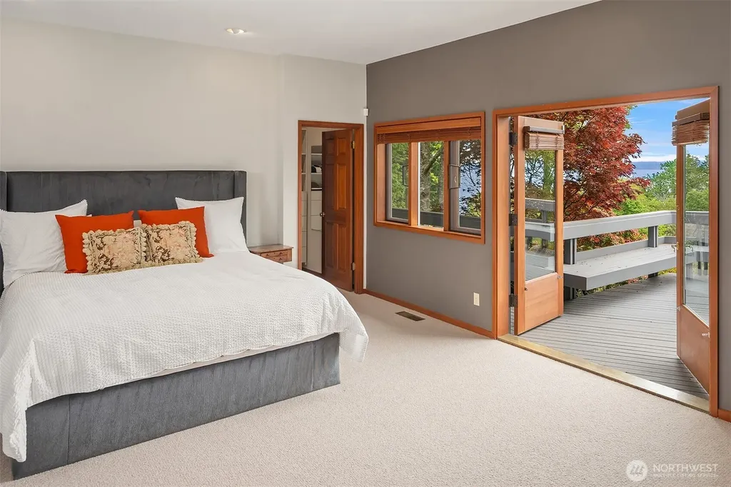 8425 SW 216th Street Vashon WA 98070