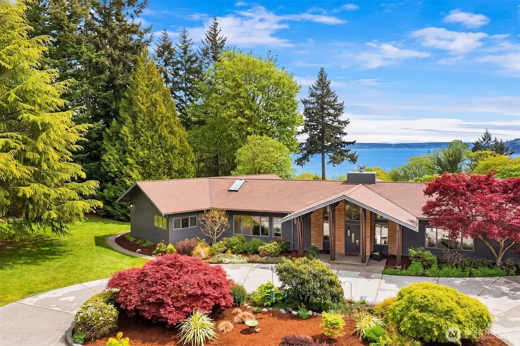 8425 SW 216th Street Vashon WA 98070