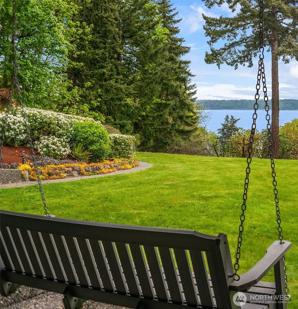 8425 SW 216th Street Vashon WA 98070