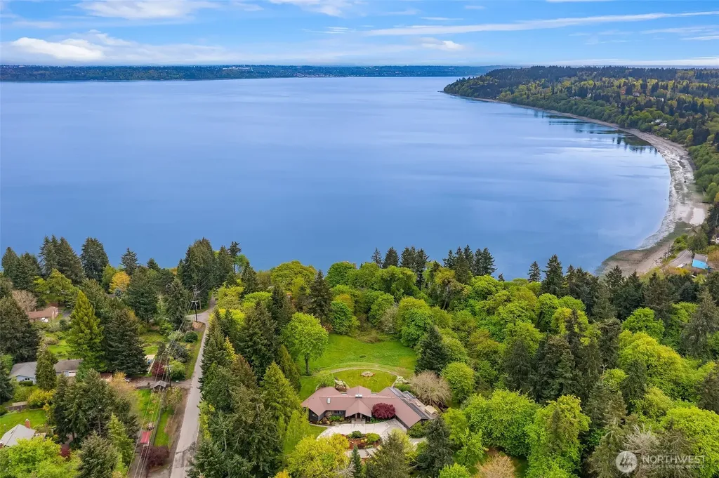 8425 SW 216th Street Vashon WA 98070