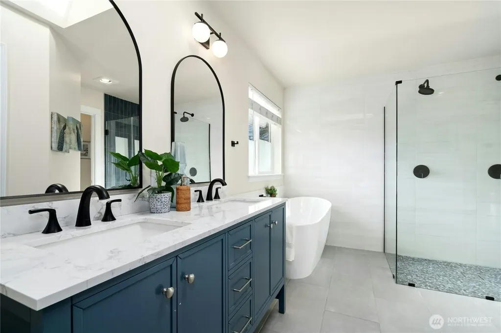 1126 204th Place SW Lynnwood WA 98036