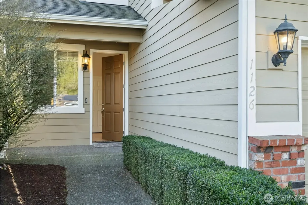 1126 204th Place SW Lynnwood WA 98036