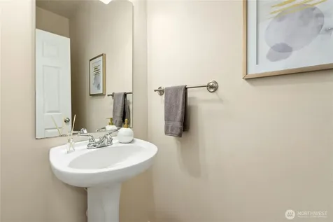 1126 204th Place SW Lynnwood WA 98036