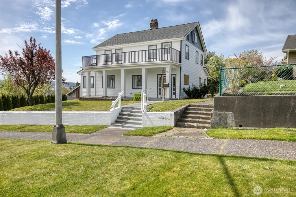 713 N Broadway Street Aberdeen WA 98520