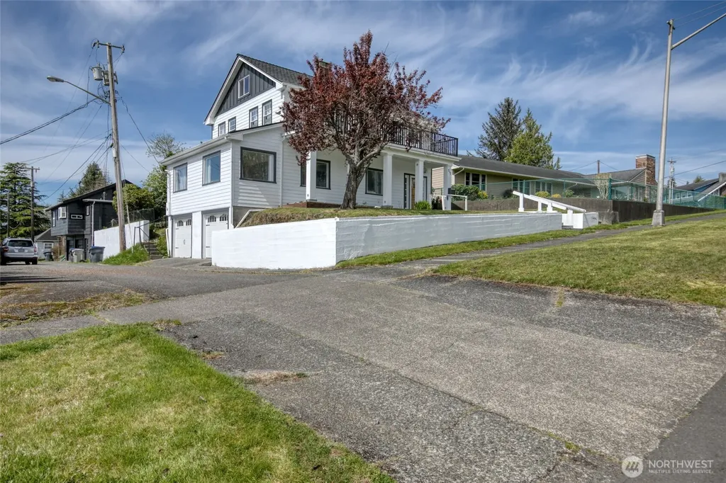 713 N Broadway Street Aberdeen WA 98520