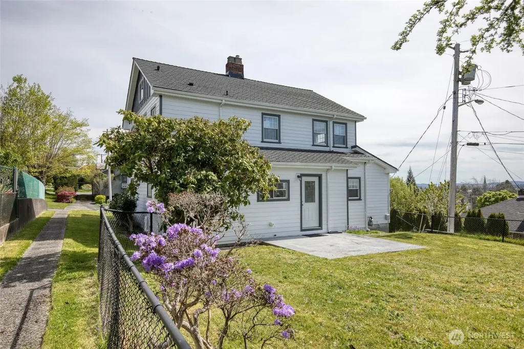 713 N Broadway Street Aberdeen WA 98520