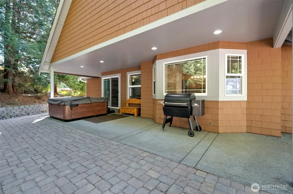 1171 E Old Ranch Road Allyn WA 98524