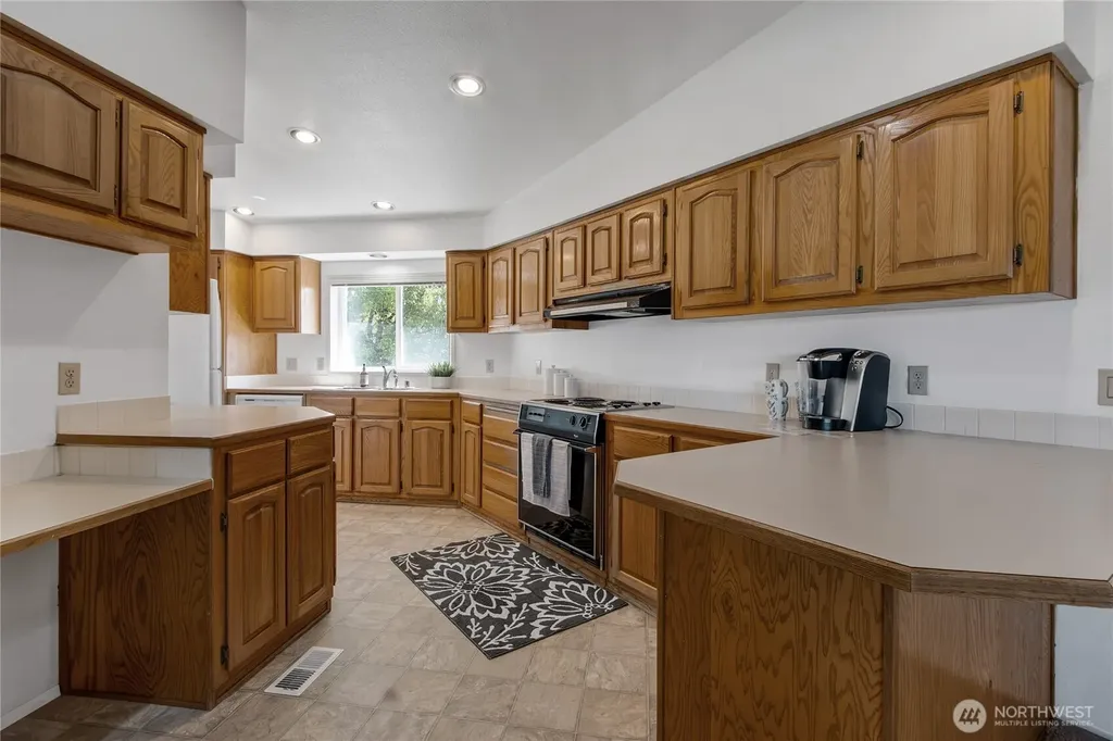 17710 Albany Street SW Rochester WA 98579