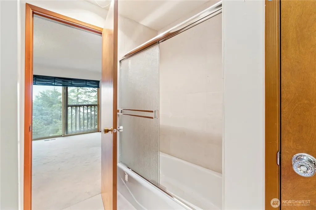11150 Champagne Point Road NE Kirkland WA 98034