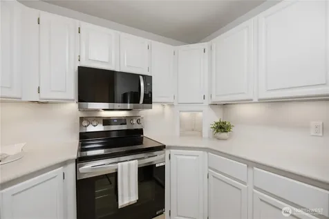 2040 13th Avenue W Seattle WA 98119