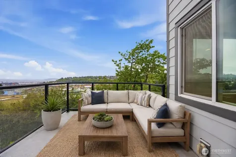 2040 13th Avenue W Seattle WA 98119