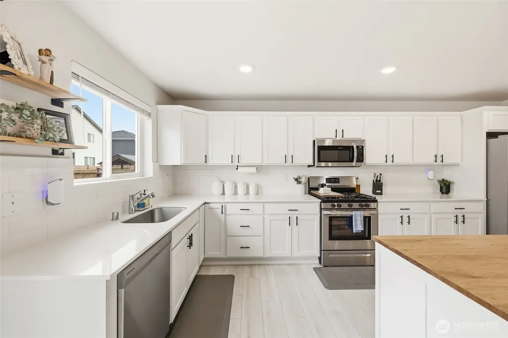 19805 136th Avenue E Graham WA 98338