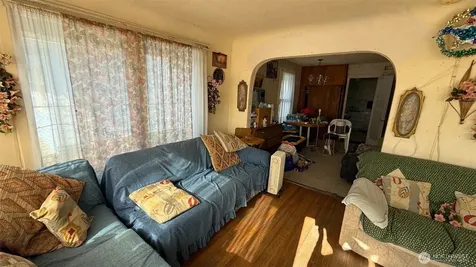 4816 S Chicago Street Seattle WA 98118