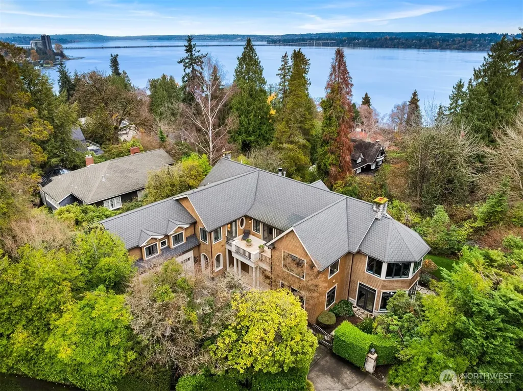 3814 E John Street Seattle WA 98112