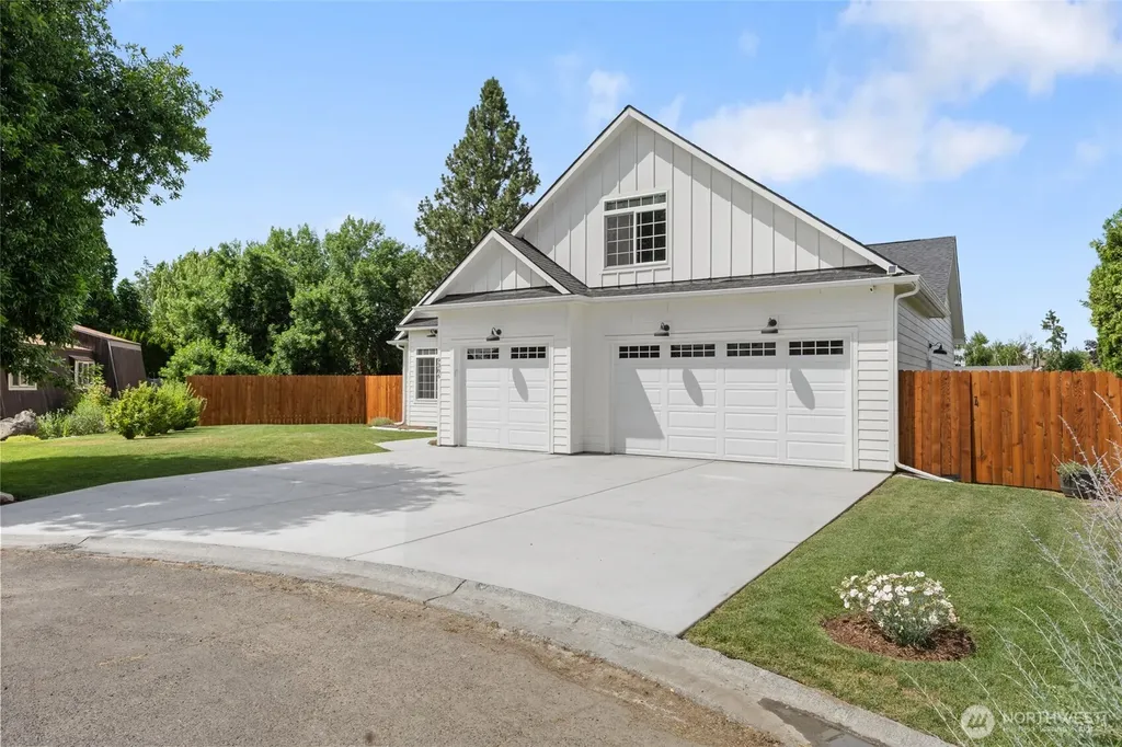 9386 Albert Way SE Moses Lake WA 98837