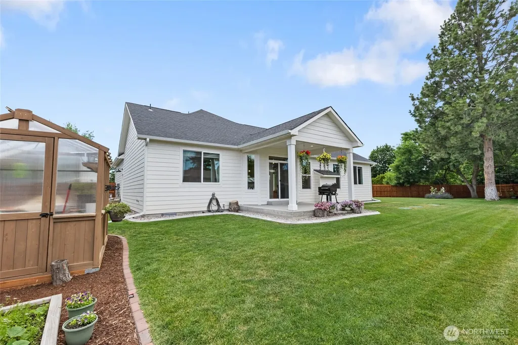9386 Albert Way SE Moses Lake WA 98837