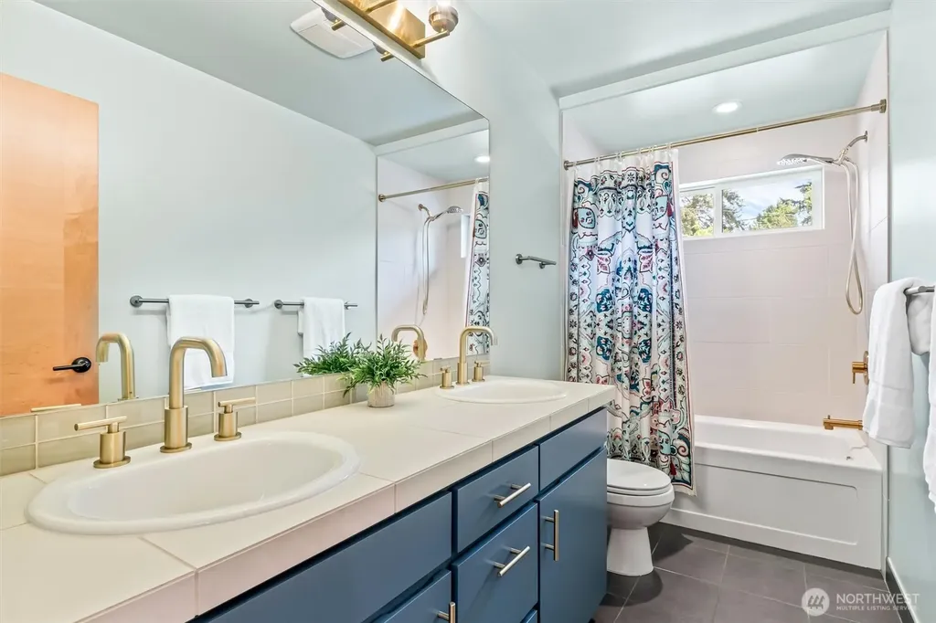 11339 40th Avenue NE Seattle WA 98125