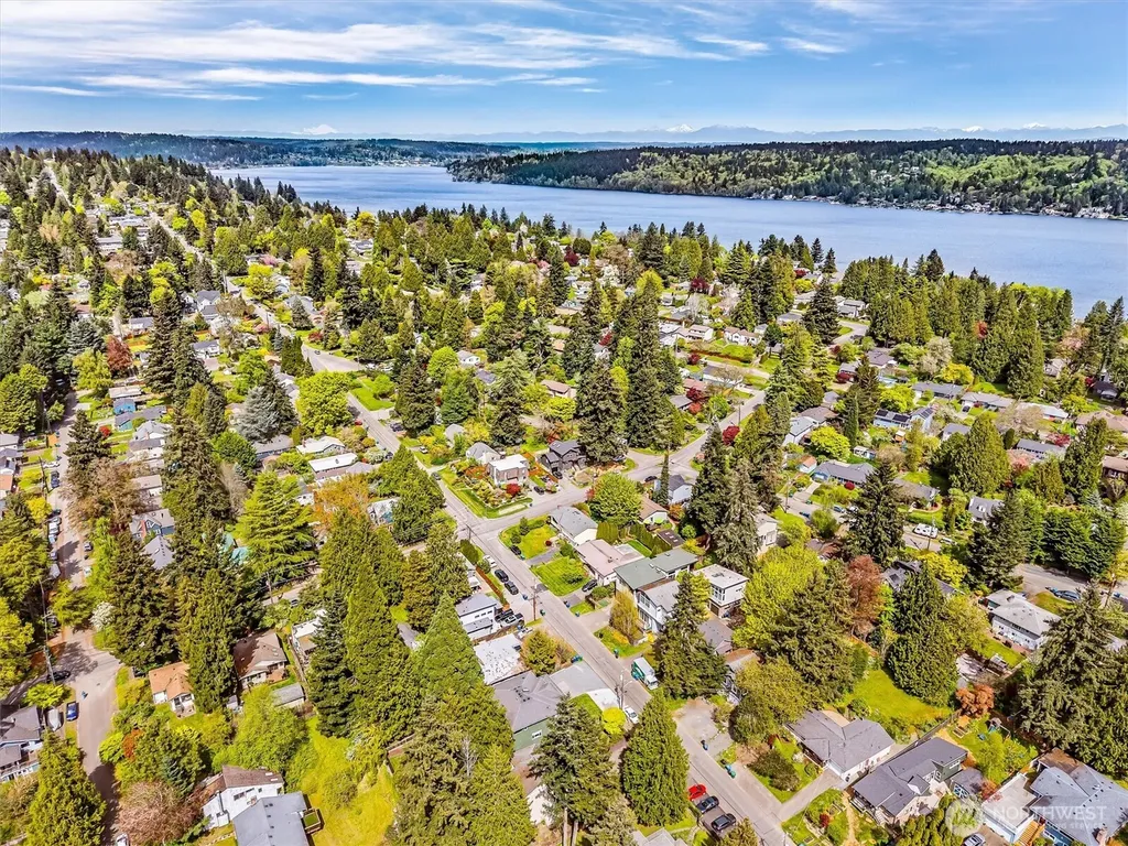 11339 40th Avenue NE Seattle WA 98125