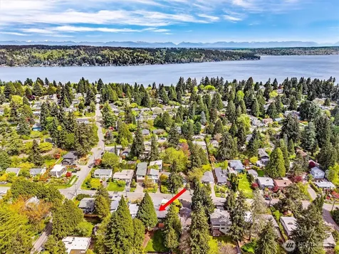 11339 40th Avenue NE Seattle WA 98125