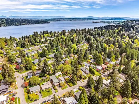 11339 40th Avenue NE Seattle WA 98125