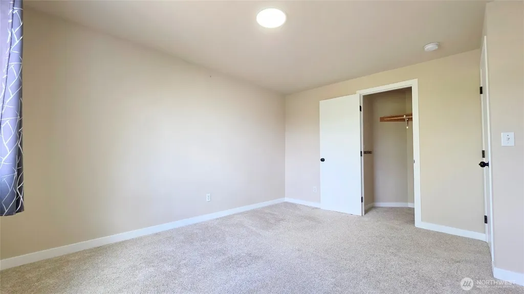 17933 73rd Avenue E Puyallup WA 98375