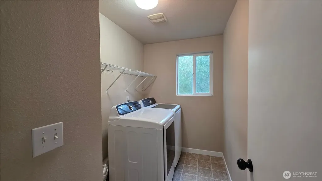17933 73rd Avenue E Puyallup WA 98375